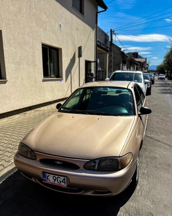 Ford Escort cena 10000 przebieg: 158000, rok produkcji 1997 z Szczawnica małe 37